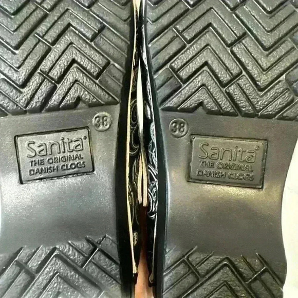 NEW SANITA ESTELLE CLOGS BLACK GREY SUGAR SKULLS & PAISLEY PATENT LEATHER 38 - Picture 13 of 15